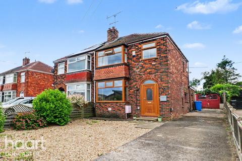 3 bed property, in Common Lane, £185,000