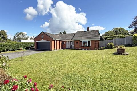 2 bed property, in Bridgewater Place, £385,000