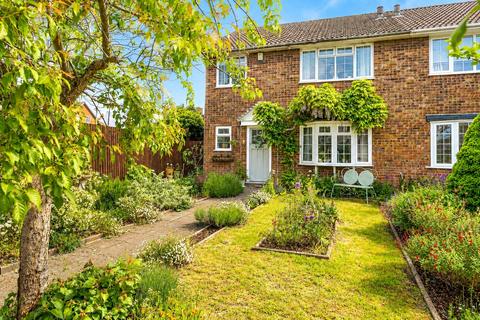 3 bed property, in Grange Road, £450,000