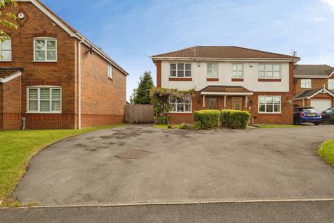 3 bed property, in James Drive, £325,000