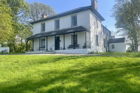 4 bed property, in Amlwch, £625,000