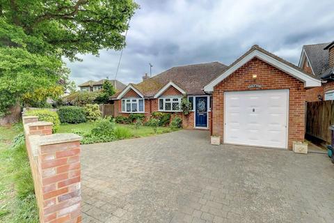 2 bed property, in Curzon Avenue, £615,000