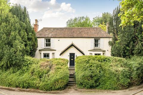 4 bed property, in Canterbury Road, £795,000