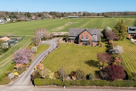 5 bed property, in Aston Lane, £850,000
