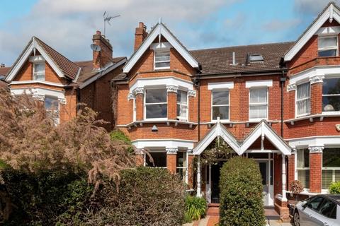 4 bed property, in The Avenue, £2,220,000