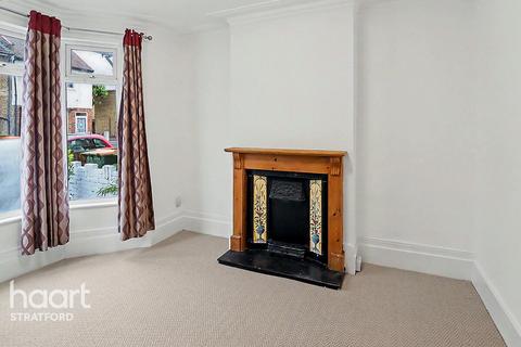 3 bed property, in Dunmow Road Stratford, £575,000