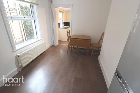 3 bed property, in Dunmow Road Stratford, £575,000