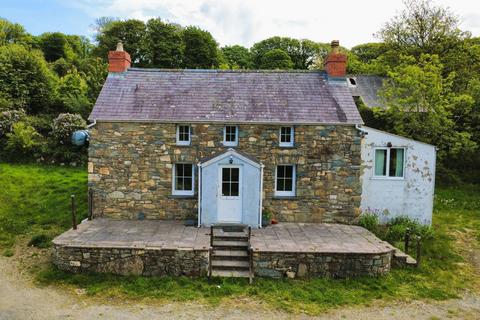 2 bed property, in Hescwm Isaf, £745,000
