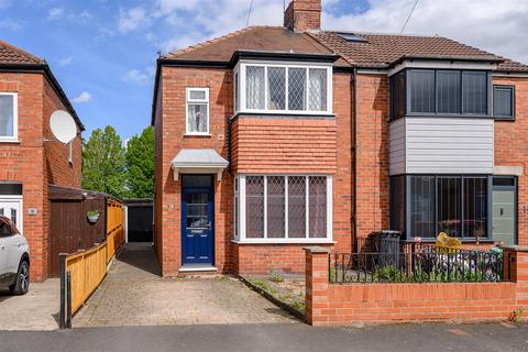 2 bed property, in Langholme Drive, £230,000