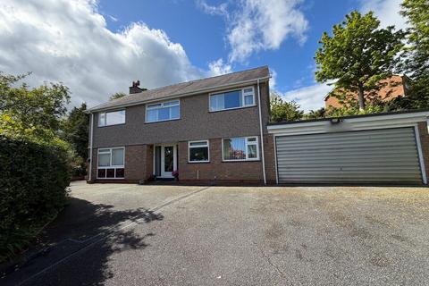 4 bed property, in Bron Y De, £459,950