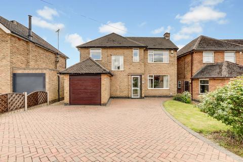 4 bed property, in Petworth Avenue, £425,000