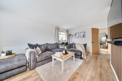 3 bed property, in Kings Road, £500,000