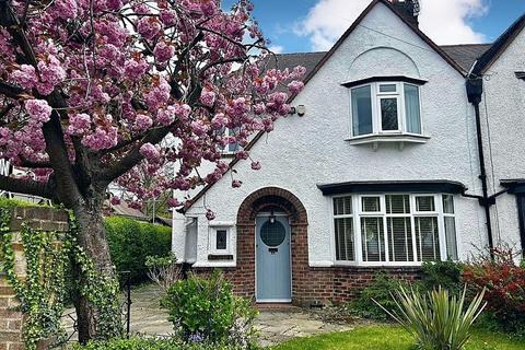 4 bed property, in Cranmer Road, £795,000