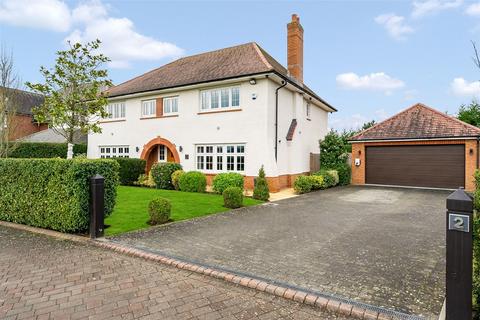 5 bed property, in Shackleton Road, £1,295,000