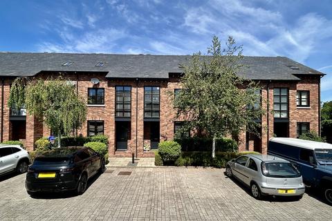 4 bed property, in Waterford Place, £439,950