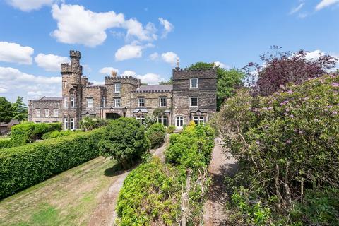 5 bed property, in Woodbrook Road, £1,500,000