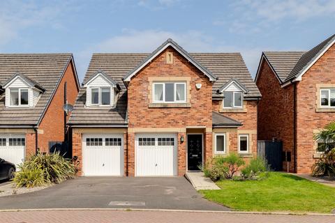 5 bed property, in Shakerley Close, £510,000