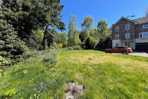 4 bed property, in Mill Rise, £150,000