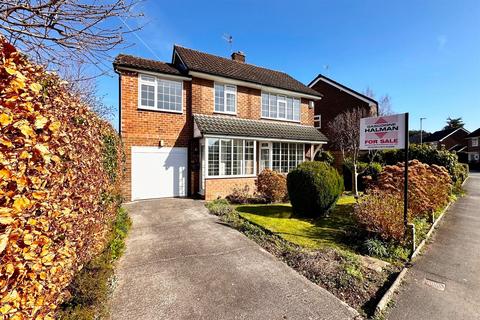 4 bed property, in Gloucester Road, £500,000