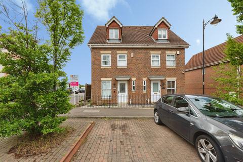3 bed property, in Drake Road, £370,000