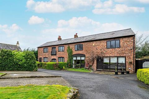 3 bed property, in Langdale Way, £335,000
