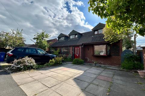 4 bed property, in Shirley Avenue, £485,000
