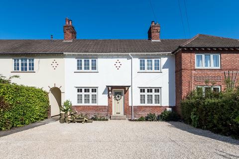 3 bed property, in Crescent Road, £575,000