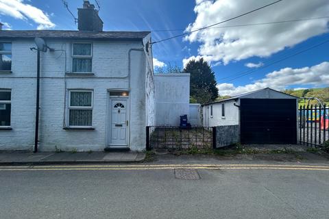 3 bed property, in Castle Street, £130,000