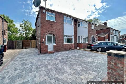 3 bed property, in Highbank Drive, £395,000