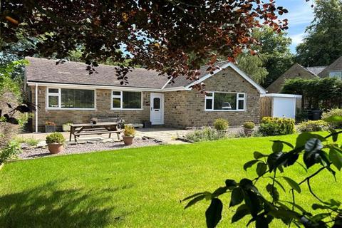 3 bed property, in Ridge Lane, £580,000