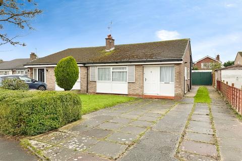 2 bed property, in Fountains Road, £335,000
