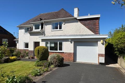 4 bed property, in Glossop Road, £775,000
