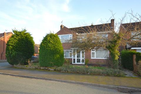 4 bed property, in Sevenoaks Avenue, £675,000