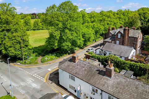 2 bed property, in Stanley Road, £300,000