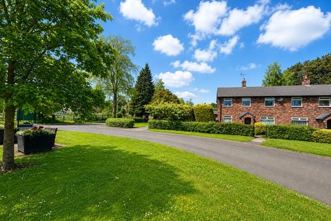 3 bed property, in Warford Crescent, £425,000