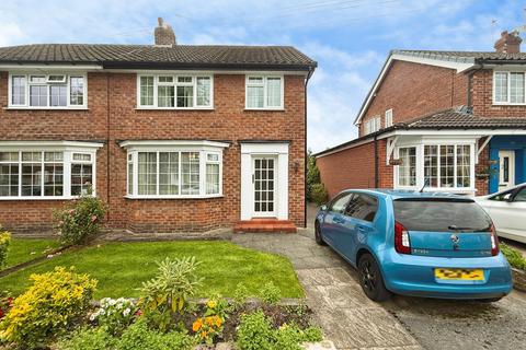 3 bed property, in Ashley Drive, £425,000