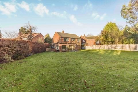 6 bed property, in Croft Close, £995,000