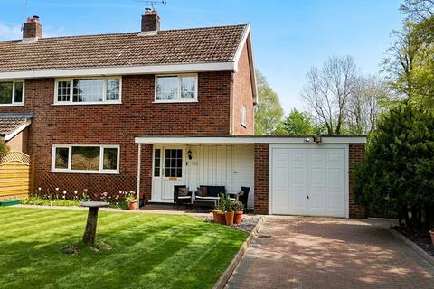 3 bed property, in Knutsford Road, £563,000