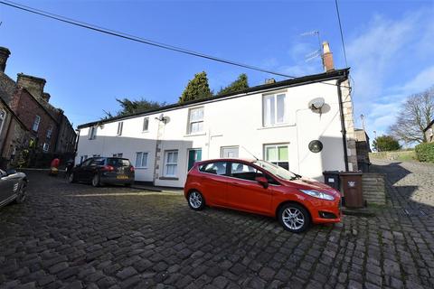 5 bed property, in Hardcastle Mews, £450,000