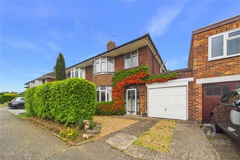 3 bed property, in The Scarplands, £335,000