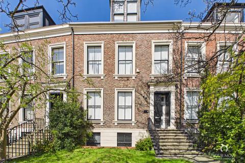 7 bed property, in Grange Crescent, £375,000
