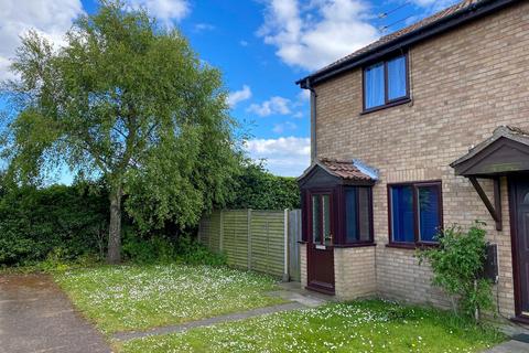 1 bed property, in Woodfarm Lane, £145,000
