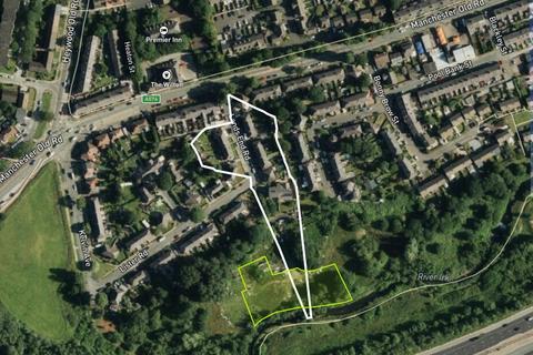 Studio, in Lands End Rd, £200,000