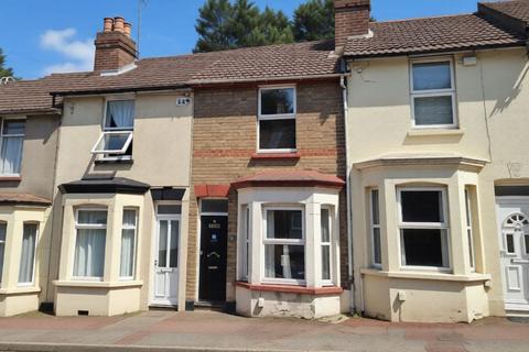 2 bed property, in 117 Castle Road, £120,000