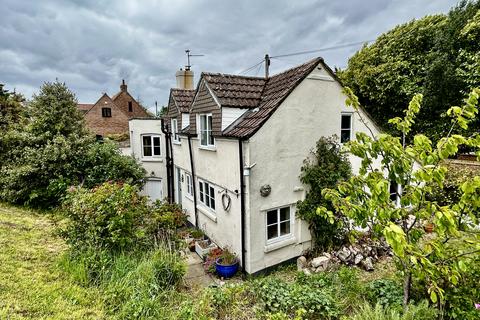 3 bed property, in Reservoir Road, £250,000