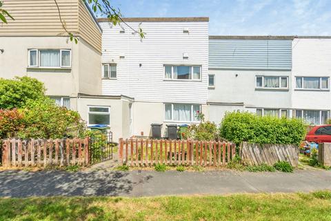 3 bed property, in Laurel Grove, £230,000