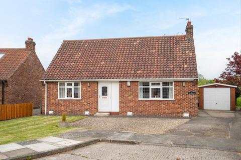 2 bed property, in Brandon Grove, £350,000