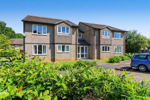 1 bed property, in Bryony Gardens, £150,000