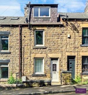 2 bed property, in High Street, £99,950