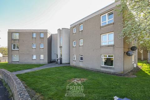 3 bed property, in 12 Drinnies Crescent, £79,000